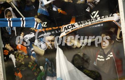 EBEL. Eishockey Bundesliga. KAC gegen EHC LIWEST Linz. Linzer Fans. Klagenfurt, am 20.12.2009.
Foto: Kuess 

---
pressefotos, pressefotografie, kuess, qs, qspictures, sport, bild, bilder, bilddatenbank