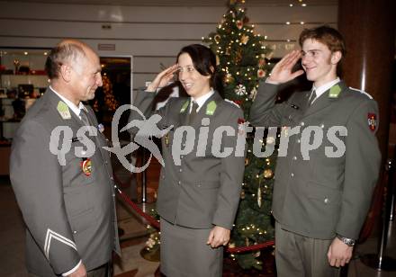 Sportlergala 2009. Joe Tiger Pachler, Michaela Taupe Traer, Florian Berg. Casineum Velden, am 21.12.2009.
Foto: Kuess 

---
pressefotos, pressefotografie, kuess, qs, qspictures, sport, bild, bilder, bilddatenbank