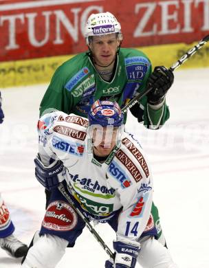 EBEL. Eishockey Bundesliga. EC Pasut VSV gegen HDD TILIA Olimpija Ljubljana, Laibach.  Robert Nathan Di Casmirro, (VSV), Bostjan Groznik (Ljubljana). Villach, am 27.12.2008.
Foto: Kuess 


---
pressefotos, pressefotografie, kuess, qs, qspictures, sport, bild, bilder, bilddatenbank