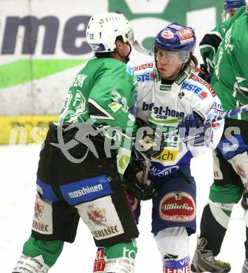 EBEL. Eishockey Bundesliga. EC Pasut VSV gegen HDD TILIA Olimpija Ljubljana, Laibach.  Nico Toff, (VSV), Greg Kuznik (Ljubljana). Villach, am 27.12.2008.
Foto: Kuess 


---
pressefotos, pressefotografie, kuess, qs, qspictures, sport, bild, bilder, bilddatenbank