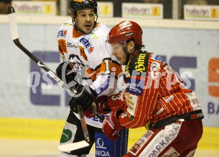 EBEL. Eishockey Bundesliga. KAC gegen  Graz 99ers. Johannes Kirisits,  (KAC), Warren Norris (Graz). Klagenfurt, am 1.1.2010.
Foto: Kuess 

---
pressefotos, pressefotografie, kuess, qs, qspictures, sport, bild, bilder, bilddatenbank