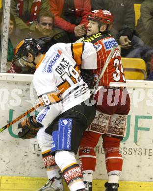 EBEL. Eishockey Bundesliga. KAC gegen  Graz 99ers. Jeff Shantz, (KAC),  Martin Oraze  (Graz). Klagenfurt, am 1.1.2010.
Foto: Kuess 

---
pressefotos, pressefotografie, kuess, qs, qspictures, sport, bild, bilder, bilddatenbank