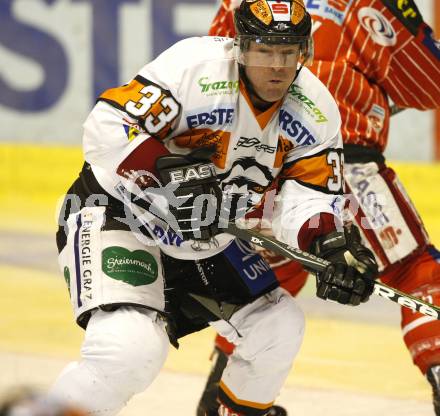 EBEL. Eishockey Bundesliga. KAC gegen  Graz 99ers.  Eric Healey (Graz). Klagenfurt, am 1.1.2010.
Foto: Kuess 

---
pressefotos, pressefotografie, kuess, qs, qspictures, sport, bild, bilder, bilddatenbank