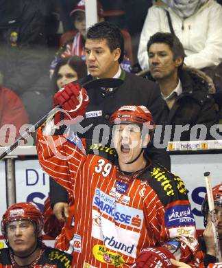 EBEL. Eishockey Bundesliga. KAC gegen  Graz 99ers.  Trainer Many Viveiros, Jeff Shantz (KAC). Klagenfurt, am 1.1.2010.
Foto: Kuess 

---
pressefotos, pressefotografie, kuess, qs, qspictures, sport, bild, bilder, bilddatenbank