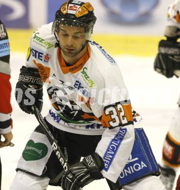 EBEL. Eishockey Bundesliga. KAC gegen  Graz 99ers.  Jean Philippe Pare (Graz). Klagenfurt, am 1.1.2010.
Foto: Kuess 

---
pressefotos, pressefotografie, kuess, qs, qspictures, sport, bild, bilder, bilddatenbank