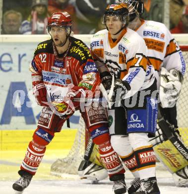 EBEL. Eishockey Bundesliga. KAC gegen  Graz 99ers.  Jason Morgan (KAC),  Victor Lindgren (Graz). Klagenfurt, am 1.1.2010.
Foto: Kuess 

---
pressefotos, pressefotografie, kuess, qs, qspictures, sport, bild, bilder, bilddatenbank