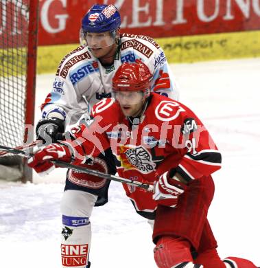 EBEL. Eishockey Bundesliga. EC Pasut VSV gegen HK Acroni Jesenice.  Jean Francois Fortin, (VSV), Tomo Hafner (Jesenice). Villach, am 3.1.2010.
Foto: Kuess 


---
pressefotos, pressefotografie, kuess, qs, qspictures, sport, bild, bilder, bilddatenbank
