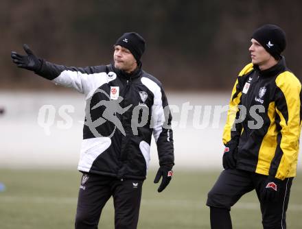 Fussball. Bundesliga. SK Austria Kaernten. Training.  Co-Trainer Hannes Reinmayr, Daniel Gramann. Moosburg, 4.1.2010.
Foto: Kuess
---
pressefotos, pressefotografie, kuess, qs, qspictures, sport, bild, bilder, bilddatenbank