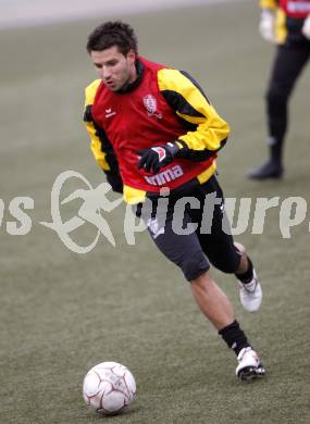 Fussball. Bundesliga. SK Austria Kaernten. Training.  Luka Elsner. Moosburg, 4.1.2010.
Foto: Kuess
---
pressefotos, pressefotografie, kuess, qs, qspictures, sport, bild, bilder, bilddatenbank