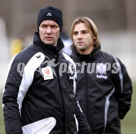 Fussball. Bundesliga. SK Austria Kaernten. Training.  Tormanntrainer Wolfgang Thun-Hohenstein, Konditionstrainer Christian Kotomisky. Moosburg, 4.1.2010.
Foto: Kuess
---
pressefotos, pressefotografie, kuess, qs, qspictures, sport, bild, bilder, bilddatenbank