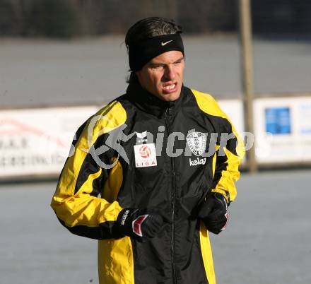 Fussball. Bundesliga. SK Austria Kaernten. Training. Jocelyn Blanchard. Moosburg, 4.1.2010.
Foto: Kuess
---
pressefotos, pressefotografie, kuess, qs, qspictures, sport, bild, bilder, bilddatenbank