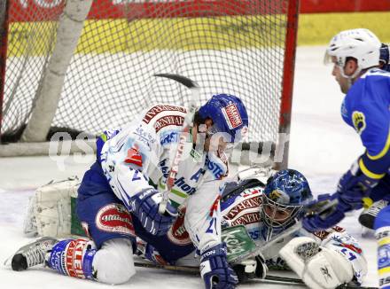 EBEL. Eishockey Bundesliga. EC Pasut VSV gegen KHL Medvescak Zagreb. Nikolas Petrik, Bernhard Starkbaum (VSV). Villach, am 5.1.2010.
Foto: Kuess 


---
pressefotos, pressefotografie, kuess, qs, qspictures, sport, bild, bilder, bilddatenbank