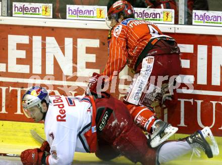 EBEL. Eishockey Bundesliga. KAC gegen  EC Red Bull Salzburg. PIRMANN Markus (KAC),  WILSON Kelsey (Salzburg). Klagenfurt, am 5.1.2010.
Foto: Kuess 

---
pressefotos, pressefotografie, kuess, qs, qspictures, sport, bild, bilder, bilddatenbank