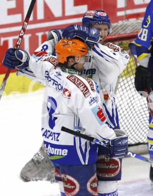 EBEL. Eishockey Bundesliga. EC Pasut VSV gegen KHL Medvescak Zagreb. Torjubel Philipp Pinter, Roland Kaspitz (VSV). Villach, am 5.1.2010.
Foto: Kuess 


---
pressefotos, pressefotografie, kuess, qs, qspictures, sport, bild, bilder, bilddatenbank