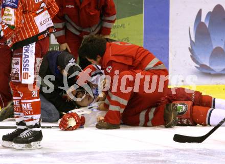 EBEL. Eishockey Bundesliga. KAC gegen  EC Red Bull Salzburg. Verletzt LEMBACHER Robert  (Salzburg). Klagenfurt, am 5.1.2010.
Foto: Kuess 

---
pressefotos, pressefotografie, kuess, qs, qspictures, sport, bild, bilder, bilddatenbank