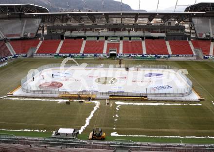 EBEL. Eishockey Bundesliga. Freiluft Derby KAC gegen VSV. Stadion Klagenfurt. Klagenfurt, 4.1.2010.
Foto: Kuess
---
pressefotos, pressefotografie, kuess, qs, qspictures, sport, bild, bilder, bilddatenbank