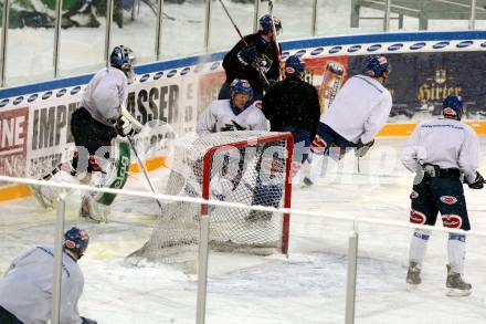 EBEL. Eishockey Bundesliga. Freiluft Derby KAC gegen VSV. Training VSV. Klagenfurt, 9.1.2009.
Foto: Kuess
---
pressefotos, pressefotografie, kuess, qs, qspictures, sport, bild, bilder, bilddatenbank