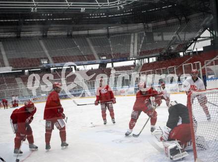 EBEL. Eishockey Bundesliga. Freiluftderby KAC gegen VSV. Training (KAC). Klagenfurt, am 8.1.2010.
Foto: Kuess 
---
pressefotos, pressefotografie, kuess, qs, qspictures, sport, bild, bilder, bilddatenbank