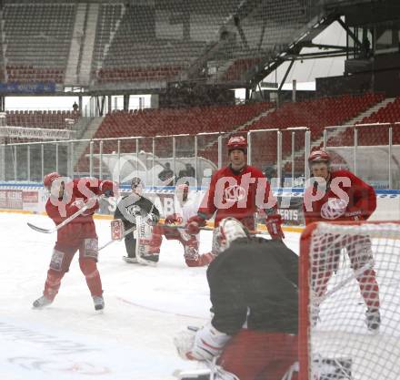 EBEL. Eishockey Bundesliga. Freiluftderby KAC gegen VSV. Training (KAC). Klagenfurt, am 8.1.2010.
Foto: Kuess 
---
pressefotos, pressefotografie, kuess, qs, qspictures, sport, bild, bilder, bilddatenbank