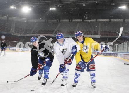 EBEL. Eishockey Bundesliga. Freiluftderby KAC gegen VSV. Training.  Christoph Martinz, Guenther Lanzinger, Nico Toff (VSV). Klagenfurt, am 8.1.2010.
Foto: Kuess 
---
pressefotos, pressefotografie, kuess, qs, qspictures, sport, bild, bilder, bilddatenbank