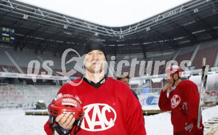 EBEL. Eishockey Bundesliga. Freiluftderby KAC gegen VSV. Training. Jeff Shantz (KAC). Klagenfurt, am 8.1.2010.
Foto: Kuess 
---
pressefotos, pressefotografie, kuess, qs, qspictures, sport, bild, bilder, bilddatenbank