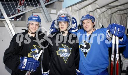 EBEL. Eishockey Bundesliga. Freiluftderby KAC gegen VSV. Training. Christoph Martinz, Andreas Kristler, Robert Nathan Di Casmirro (VSV). Klagenfurt, am 8.1.2010.
Foto: Kuess 
---
pressefotos, pressefotografie, kuess, qs, qspictures, sport, bild, bilder, bilddatenbank