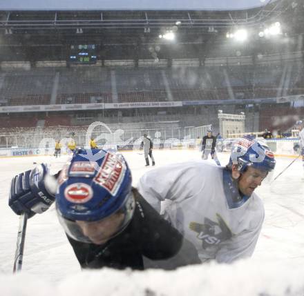 EBEL. Eishockey Bundesliga. Freiluftderby KAC gegen VSV. Training (VSV). Klagenfurt, am 8.1.2010.
Foto: Kuess 
---
pressefotos, pressefotografie, kuess, qs, qspictures, sport, bild, bilder, bilddatenbank