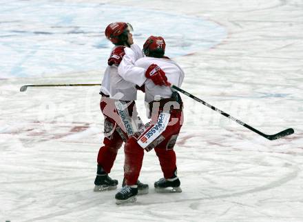 EBEL. Eishockey Bundesliga. Freiluft Derby KAC gegen VSV. Training KAC. Jakobitsch Silvio, Geier Manuel. Klagenfurt, 9.1.2009.
Foto: Kuess
---
pressefotos, pressefotografie, kuess, qs, qspictures, sport, bild, bilder, bilddatenbank