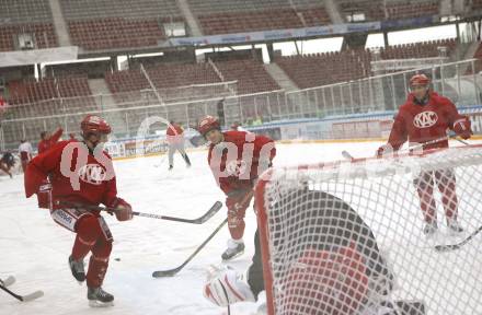 EBEL. Eishockey Bundesliga. Freiluftderby KAC gegen VSV. Training.  (KAC). Klagenfurt, am 8.1.2010.
Foto: Kuess 
---
pressefotos, pressefotografie, kuess, qs, qspictures, sport, bild, bilder, bilddatenbank