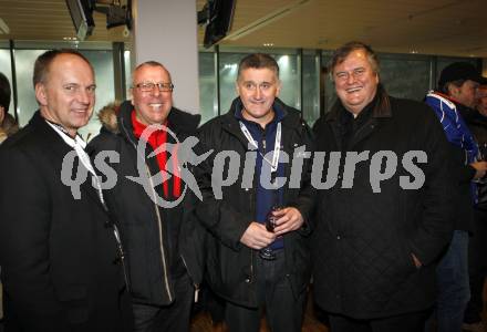 EBEL. Eishockey Bundesliga. Freiluftderby KAC gegen VSV in der Hypo Group Arena. Karl Petritz, Giuseppe Mion, Safron (KAC). Klagenfurt, am 9.1.2010.
Foto: Kuess

---
pressefotos, pressefotografie, kuess, qs, qspictures, sport, bild, bilder, bilddatenbank