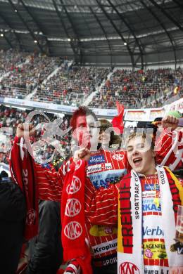 EBEL. Eishockey Bundesliga. Freiluftderby KAC gegen VSV in der Hypo Group Arena. Fans. Klagenfurt, am 9.1.2010.
Foto: Kuess

---
pressefotos, pressefotografie, kuess, qs, qspictures, sport, bild, bilder, bilddatenbank