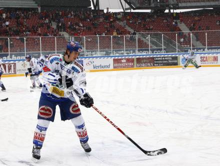 EBEL. Eishockey Bundesliga. Freiluftderby KAC gegen VSV in der Hypo Group Arena. Michael Raffl (VSV).  Klagenfurt, am 9.1.2010.
Foto: Kuess

---
pressefotos, pressefotografie, kuess, qs, qspictures, sport, bild, bilder, bilddatenbank