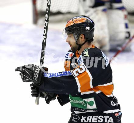 EBEL. Eishockey Bundesliga. EC Pasut VSV gegen Graz 99ers.  Torjubel Jean Philippe Pare (Graz). Villach, am 15.1.2010.
Foto: Kuess 


---
pressefotos, pressefotografie, kuess, qs, qspictures, sport, bild, bilder, bilddatenbank