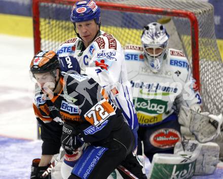 EBEL. Eishockey Bundesliga. EC Pasut VSV gegen Graz 99ers. Mike Stewart, Gert Prohaska,  (VSV), Kevin Moderer (Graz). Villach, am 15.1.2010.
Foto: Kuess 


---
pressefotos, pressefotografie, kuess, qs, qspictures, sport, bild, bilder, bilddatenbank