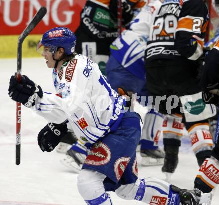 EBEL. Eishockey Bundesliga. EC Pasut VSV gegen Graz 99ers.  Torjubel Michael Raffl (VSV). Villach, am 15.1.2010.
Foto: Kuess 


---
pressefotos, pressefotografie, kuess, qs, qspictures, sport, bild, bilder, bilddatenbank