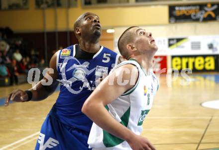 Basketball Bundesliga. Woerthersee Piraten gegen Oberwart Gunners. Rasid Mahalbasic (Piraten), Jason Johnson (Oberwart). Klagenfurt, 16.1.2010
Foto: Kuess

---
pressefotos, pressefotografie, kuess, qs, qspictures, sport, bild, bilder, bilddatenbank