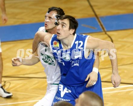 Basketball Bundesliga. Woerthersee Piraten gegen Oberwart Gunners. Maxilian Kunovjanek (Piraten), Milan Stegnjaic (Oberwart). Klagenfurt, 16.1.2010
Foto: Kuess

---
pressefotos, pressefotografie, kuess, qs, qspictures, sport, bild, bilder, bilddatenbank