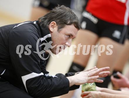 Volleyball CEV Cup. ATSC Wildcats gegen Dinamo Pancevo. TRAINER, VOGGENBERGER Helmut. Klagenfurt, am 14.1.2010.
Foto: Kuess

---
pressefotos, pressefotografie, kuess, qs, qspictures, sport, bild, bilder, bilddatenbank