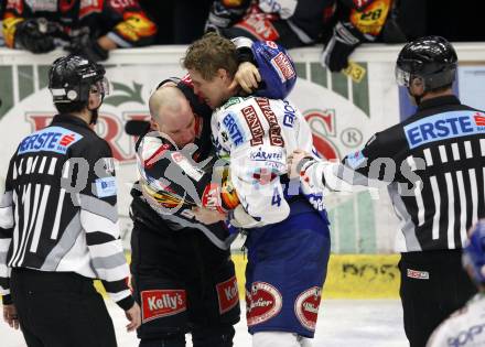 EBEL. Eishockey Bundesliga. EC Pasut VSV gegen EV Vienna Capitals.  Mike Stewart, (VSV), Benoit Gratton (Vienna). Villach, am 17.1.2010.
Foto: Kuess 


---
pressefotos, pressefotografie, kuess, qs, qspictures, sport, bild, bilder, bilddatenbank