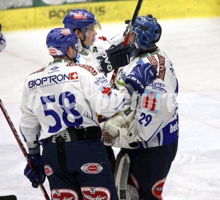 EBEL. Eishockey Bundesliga. EC Pasut VSV gegen EV Vienna Capitals.  Jubel Jean Francois Fortin, Michael Raffl, Bernhard Starkbaum (VSV). Villach, am 17.1.2010.
Foto: Kuess 


---
pressefotos, pressefotografie, kuess, qs, qspictures, sport, bild, bilder, bilddatenbank