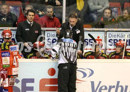 EBEL. Eishockey Bundesliga. KAC gegen Alba Volan SAPA Fehervar. Trainer Manny Viveiros, Gerald Ressmann (KAC). Klagenfurt, am 17.1.2010.
Foto: Kuess

---
pressefotos, pressefotografie, kuess, qs, qspictures, sport, bild, bilder, bilddatenbank