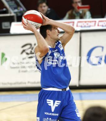 Basketball Bundesliga. Woerthersee Piraten gegen Oberwart Gunners. Samo Grum (Oberwart). Klagenfurt, 16.1.2010
Foto: Kuess

---
pressefotos, pressefotografie, kuess, qs, qspictures, sport, bild, bilder, bilddatenbank