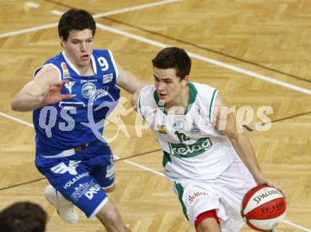 Basketball Bundesliga. Woerthersee Piraten gegen Oberwart Gunners. Marco Breithuber (Piraten), Paul Radakovics (Oberwart). Klagenfurt, 16.1.2010
Foto: Kuess

---
pressefotos, pressefotografie, kuess, qs, qspictures, sport, bild, bilder, bilddatenbank