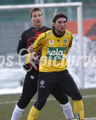 Fussball Bundesliga. Testspiel SK Austria Kaernten gegen SK St. Andrae/WAC. Eldin Adilovic (Austria Kaernten), Thomas Pirker (St. Andrae/WAC). Klagenfurt, am 19.1.2010.
Foto: Kuess
---
pressefotos, pressefotografie, kuess, qs, qspictures, sport, bild, bilder, bilddatenbank