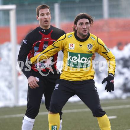 Fussball Bundesliga. Testspiel SK Austria Kaernten gegen SK St. Andrae/WAC. Eldin Adilovic (Austria Kaernten), Thomas Pirker (St. Andrae/WAC). Klagenfurt, am 19.1.2010.
Foto: Kuess
---
pressefotos, pressefotografie, kuess, qs, qspictures, sport, bild, bilder, bilddatenbank