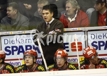 EBEL. Eishockey Bundesliga. KAC gegen HK Acroni Jesenice. Trainer Manny Viveiros (KAC). Klagenfurt, am 22.1.2010.
Foto: Kuess

---
pressefotos, pressefotografie, kuess, qs, qspictures, sport, bild, bilder, bilddatenbank