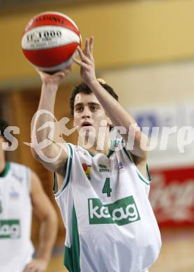 Basketball Bundesliga. Woerthersee Piraten gegen Oberwart Gunners. Martin Breithuber (Piraten). Klagenfurt, 16.1.2010
Foto: Kuess

---
pressefotos, pressefotografie, kuess, qs, qspictures, sport, bild, bilder, bilddatenbank