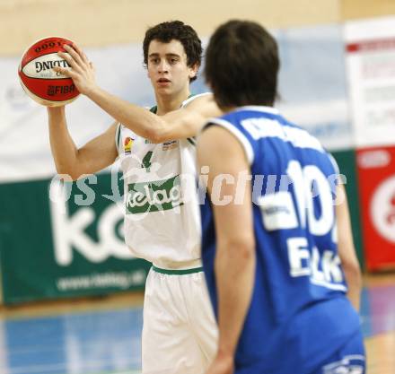 Basketball Bundesliga. Woerthersee Piraten gegen Oberwart Gunners. Martin Breithuber (Piraten). Klagenfurt, 16.1.2010
Foto: Kuess

---
pressefotos, pressefotografie, kuess, qs, qspictures, sport, bild, bilder, bilddatenbank