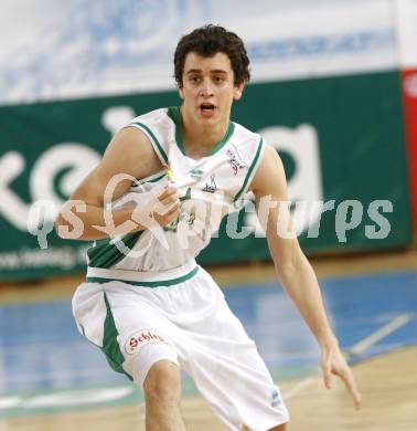 Basketball Bundesliga. Woerthersee Piraten gegen Oberwart Gunners. Martin Breithuber (Piraten). Klagenfurt, 16.1.2010
Foto: Kuess

---
pressefotos, pressefotografie, kuess, qs, qspictures, sport, bild, bilder, bilddatenbank