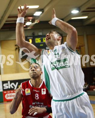 Basketball Bundesliga. Woerthersee Piraten gegen BasketClubs Vienna. Admir Aljic (Piraten), Payton Kevin (Vienna). Klagenfurt, 24.1.2010
Foto: Kuess

---
pressefotos, pressefotografie, kuess, qs, qspictures, sport, bild, bilder, bilddatenbank